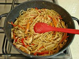 Soya Soslu Tavuklu Makarna