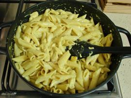 Kremasız Köri Soslu Makarna