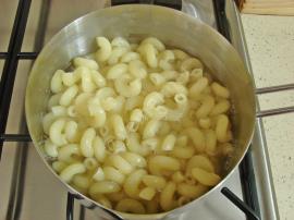 Mor Lahanalı Makarna Salatası