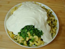 Mor Lahanalı Makarna Salatası