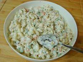 Tavuklu Makarna Salatası