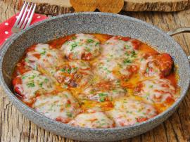 Tavada Domates Soslu Köfte