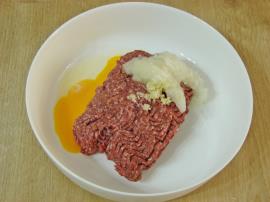 Tavada Domates Soslu Köfte