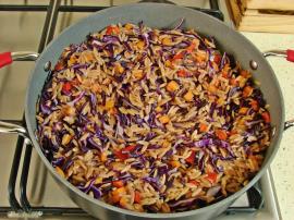 Mor Lahanalı Şehriye Salatası