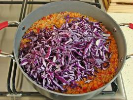 Mor Lahanalı Şehriye Salatası