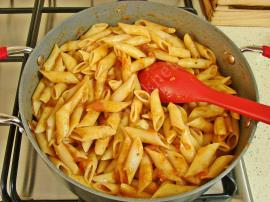 Salçalı Domatesli Makarna