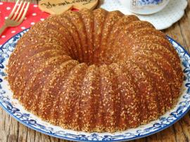 Susam Mantolu Haşhaşlı Kek