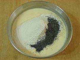 Susam Mantolu Haşhaşlı Kek