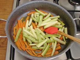 Cevizli Makarna Salatası