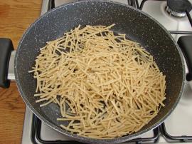 Semizotlu Erişte Salatası