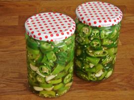 Kaynar Suyla Acı Biber Turşusu