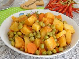 Patatesli Bezelye Yemeği