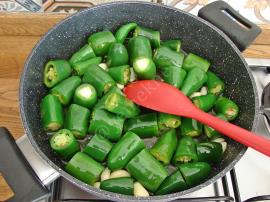 Yağlı Acı Biber Turşusu