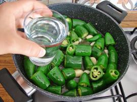 Yağlı Acı Biber Turşusu