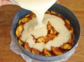 Karamelli Şeftalili Kek