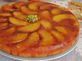 Karamelli Şeftalili Kek