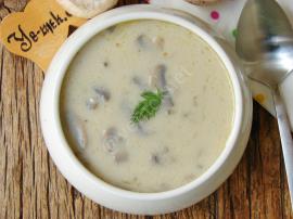Kremasız Mantar Çorbası