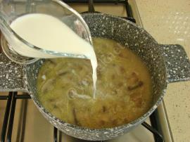 Kremasız Mantar Çorbası