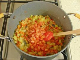 Sebzeli Tarhana Çorbası