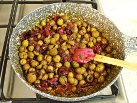 Kahvaltılık Zeytin Kavurması