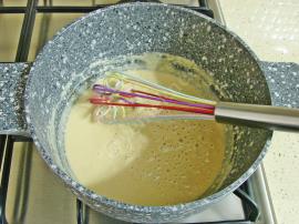 Sarımsaklı Un Çorbası