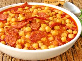 Sucuklu Nohut Yemeği