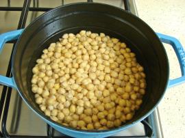 Sucuklu Nohut Yemeği