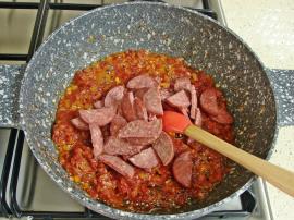 Sucuklu Nohut Yemeği