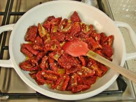 Yoğurtlu Kuru Domates Mezesi