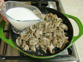 Sütlü Mantar Kavurması