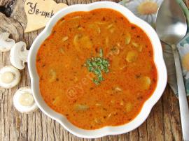 Salçalı Mantar Çorbası