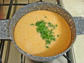 Salçalı Yoğurt Çorbası