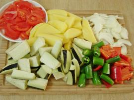 Tavuklu Tepsi Kebabı