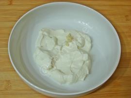 Yoğurtlu İç Bakla Salatası