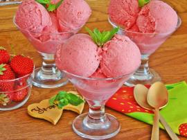 Çilekli Dondurma