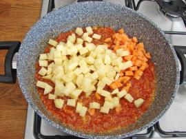 Sucuklu Bezelye Yemeği