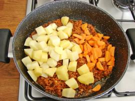 Kıymalı Bezelye Yemeği