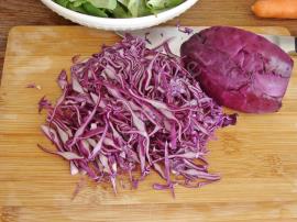 Mor Lahanalı Semizotu Salatası