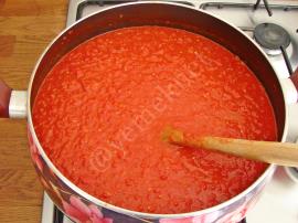 Közlenmiş Biberli Domates Konservesi