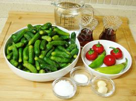 Acılı Kornişon Turşusu