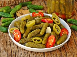 Acılı Kornişon Turşusu