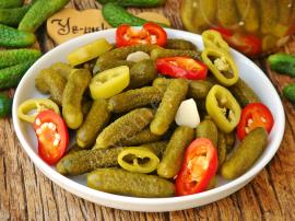 Acılı Kornişon Turşusu