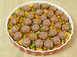 Fırında Köfteli Bezelye Yemeği