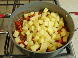 Fırında Köfteli Bezelye Yemeği