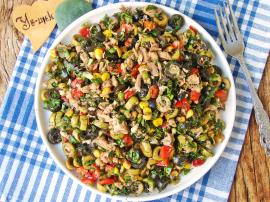 Ton Balıklı Zeytin Salatası