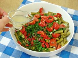 Taze Bakla Salatası