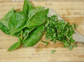 Domatesli Fesleğenli Makarna