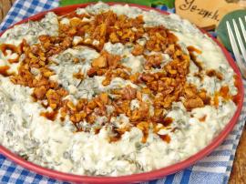 Yoğurtlu Asma Yaprağı Salatası