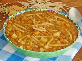 Erişteli Yeşil Mercimek Yemeği