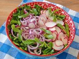 Soğanlı Roka Salatası